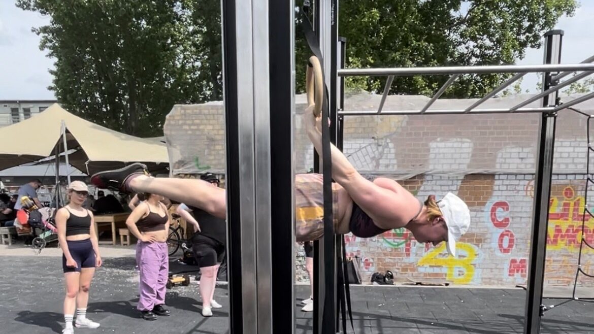 Beth Calisthenics Instructor Front Plank